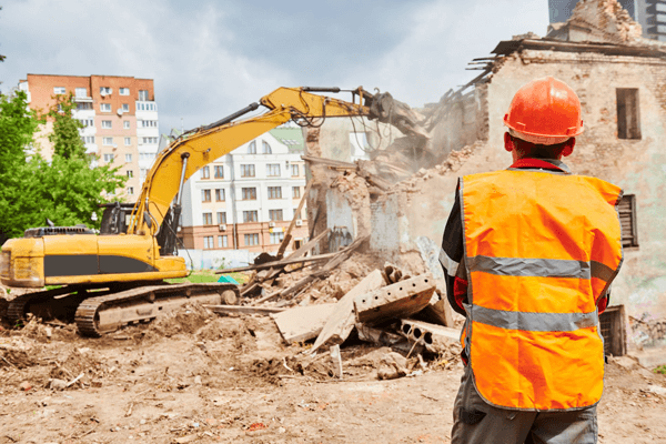 تخریب و بازسازی ساختمان